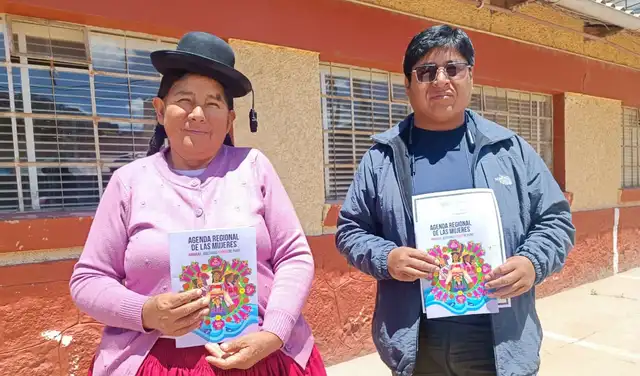 Nancy Apaza y Rolando Pilco fueron ponentes en Puno. Foto: Liubomir Fernández - La República. Nancy Apaza y Rolando Pilco fueron ponentes en Puno. Foto: Liubomir Fernández - La República.