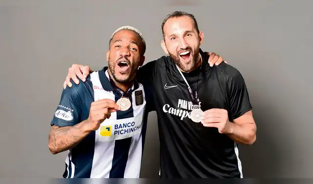 Hernán Barcos y Jefferson Farfán fueron campeones con Alianza Lima. Foto: Alianza Lima 