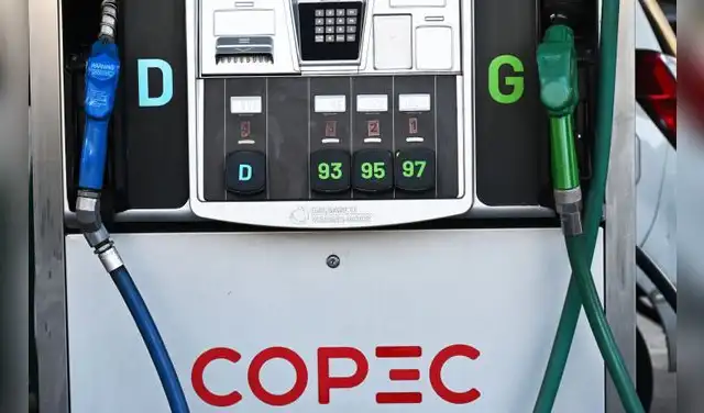 Se acerca la segunda mayor subida de combustible en la historia de Chile. Foto: AFP
