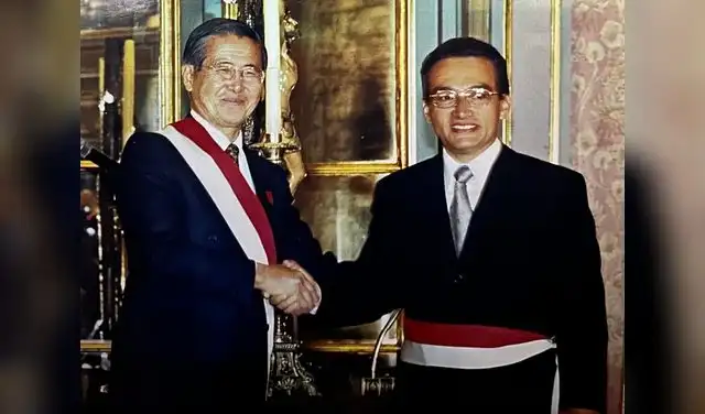 Juntos. Alberto Fujimori posa al lado del exministro Alejandro Aguinaga, uno de los imputados. Foto: difusión  