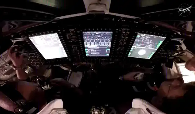 Vista desde el interior de la cápsula Orión. Foto: NASA