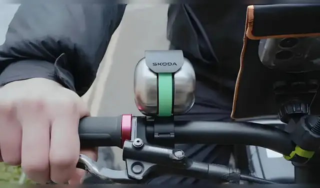 La estructura del aparato conserva la clásica palanca con martillo. Foto: Skoda Storyboard