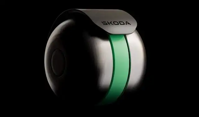 El invento representa una respuesta física ante un conflicto de la era moderna. Foto: Skoda Storyboard