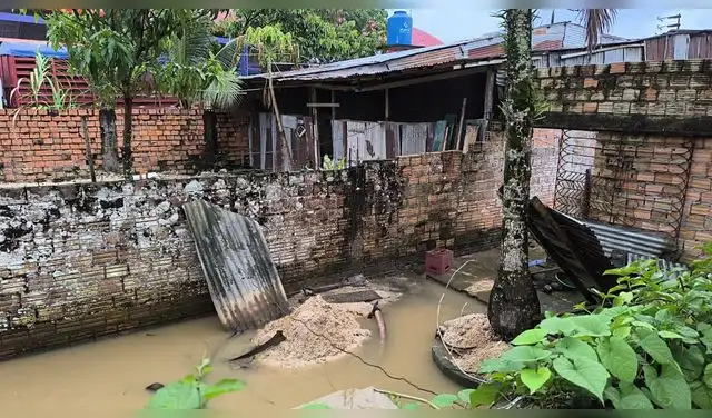 Comunidad de San Juan Bautista sumergida en aguas servidas por clausura de canal de drenaje