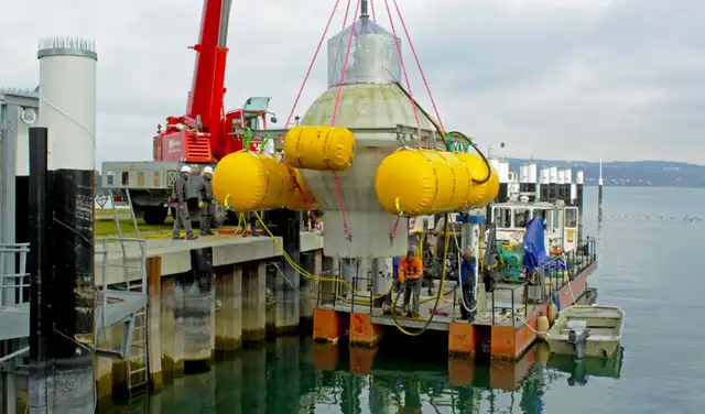 Prueba de campo con una esfera de tres metros en el lago de Constanza. Foto: Fraunhofer