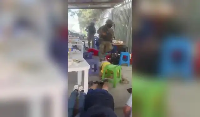 Sujetos fueron reducidos cuando consumían en un puesto de venta de caldos.