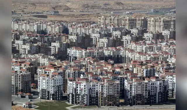 Panorámica de la área alrededor de la Iconic Tower, ubicada en el distrito financiero