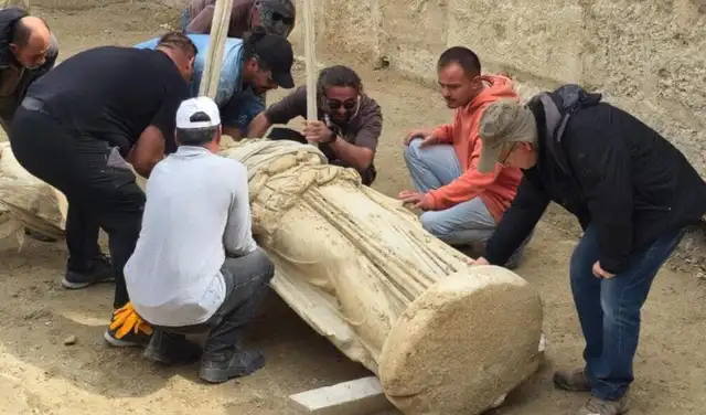 La escultura fue descubierta durante unos trabajos de excavación y restauración. Foto: Ministerio de Cultura y Turismo de Turquía
