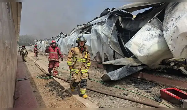 Incendio consumió área de dormitorios en la Escuela PNP