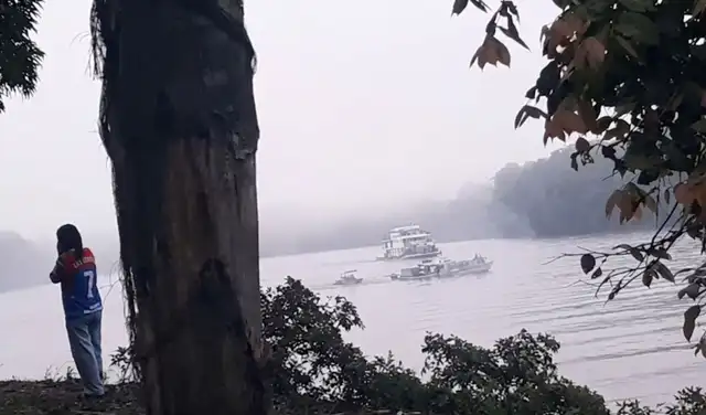 Secuestro de barcaza en Loreto deja dos policías heridos.
