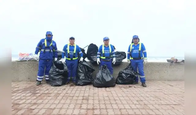 Trabajadores y voluntarios se sumaron para limpiar zonas afectadas