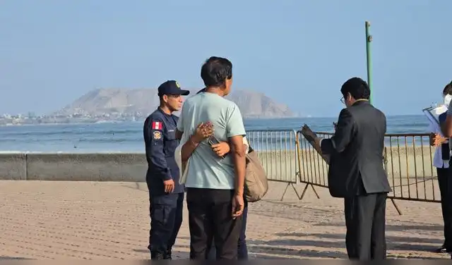Familiares se enteran del hallazgo del cuerpo de joven
