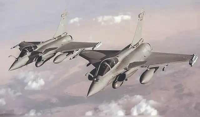 Excluidos. Arriba, los Gripen E/F, y abajo, los Rafale F4: el gobierno de Jerí los sacó del concurso internacional al cerrar acuerdo con el gobierno de EEUU. Foto: difusión  