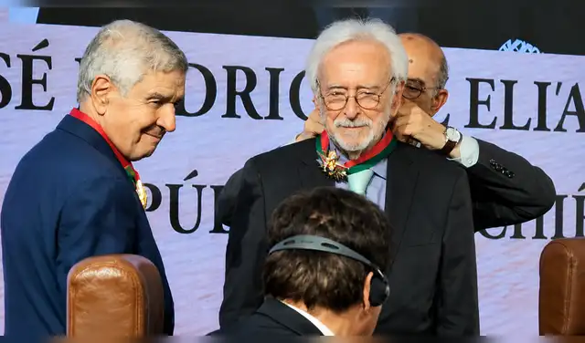 El académico chileno José Rodríguez Elizondo fue investido como consejero honorario de la Academia del Reino de Marruecos en Rabat El académico chileno José Rodríguez Elizondo fue investido como consejero honorario de la Academia del Reino de Marruecos en Rabat