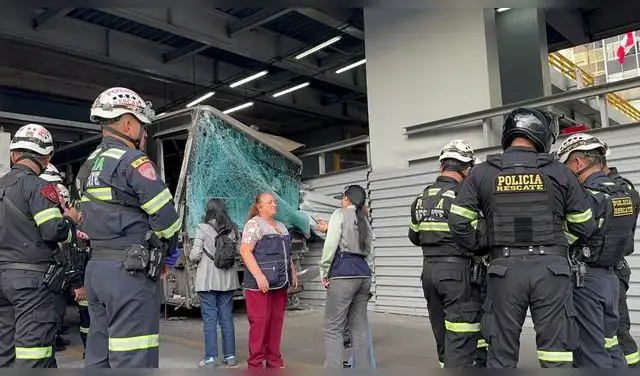 Así terminó la unidad del Metropolitano tras el accidente Así terminó la unidad del Metropolitano tras el accidente