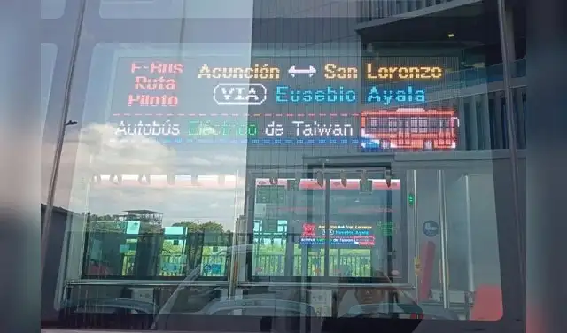 El sistema de videovigilancia avanzado del bus de Taiwán en Paraguay garantiza seguridad durante todo el recorrido. Foto: Embajada de Taiwán en Paraguay