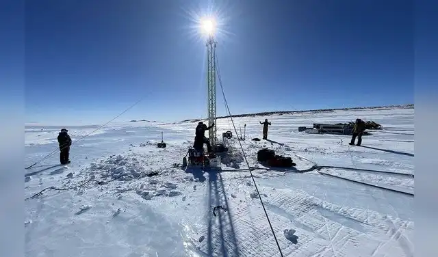 Este hielo hallado abre una nueva ventana al clima antiguo del planeta, una que no es precisamente la que los científicos esperaban. Foto: Julia Marks Peterson Este hielo hallado abre una nueva ventana al clima antiguo del planeta, una que no es precisamente la que los científicos esperaban. Foto: Julia Marks Peterson