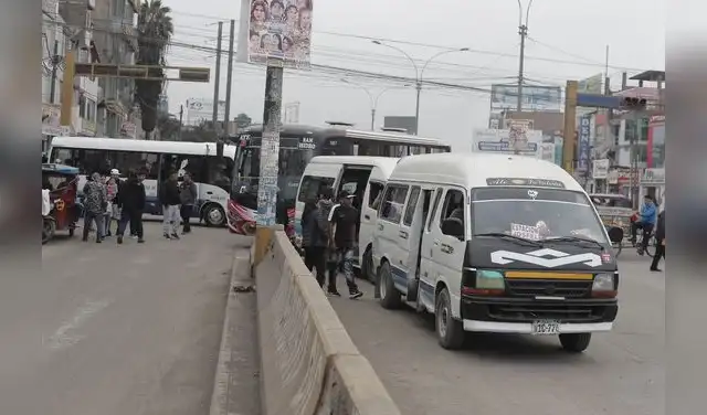 La recuperación de más de 2.300 metros cuadrados en la avenida Nicolás Ayllón ha generado congestionamiento vehicular en Lima Este La recuperación de más de 2.300 metros cuadrados en la avenida Nicolás Ayllón ha generado congestionamiento vehicular en Lima Este