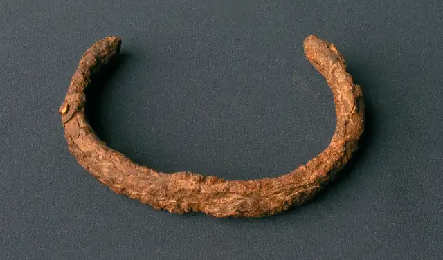 La pulsera de hierro, que mide 8,5 centímetros de ancho. Foto: Museo Villena
