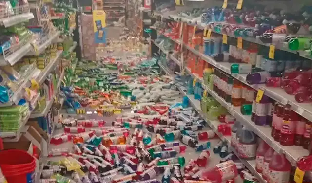 En Calama se reportaron daños en tiendas y lugares de abastos. Foto: X