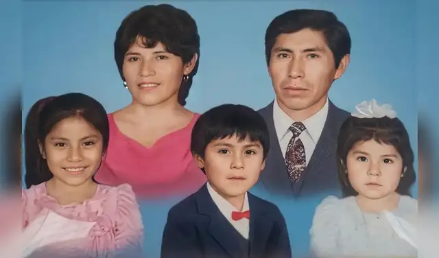 Rosa Rojas Borda con el retrato de su hijo Javier Ríos Borda, asesinado por el régimen fujimorista en 1991 en Barrios Altos. Foto: La República Rosa Rojas Borda con el retrato de su hijo Javier Ríos Borda, asesinado por el régimen fujimorista en 1991 en Barrios Altos. Foto: La República