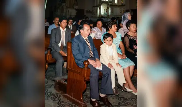 Javier Ríos el día de su bautizo en enero de 1988, en la iglesia Santa Ana de la Plaza Italia, cerca del vecindario de Barrios Altos, donde lo asesinaron en 1991. Foto: La República Javier Ríos el día de su bautizo en enero de 1988, en la iglesia Santa Ana de la Plaza Italia, cerca del vecindario de Barrios Altos, donde lo asesinaron en 1991. Foto: La República