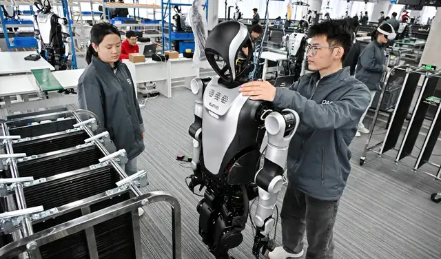 Una flota inicial de 100 unidades será probada en viviendas de empleados tecnológicos antes de su expansión a familias en Wuhan en 2027