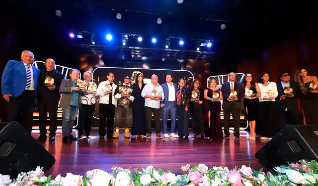 Entre los ganadores, se destacan Roni Carbajal (Mejor Autor Rock) y Yahaira Plasencia (Mejor Autor de Salsa), así como otros artistas que fueron reconocidos por su trayectoria y contribución a la música peruana.