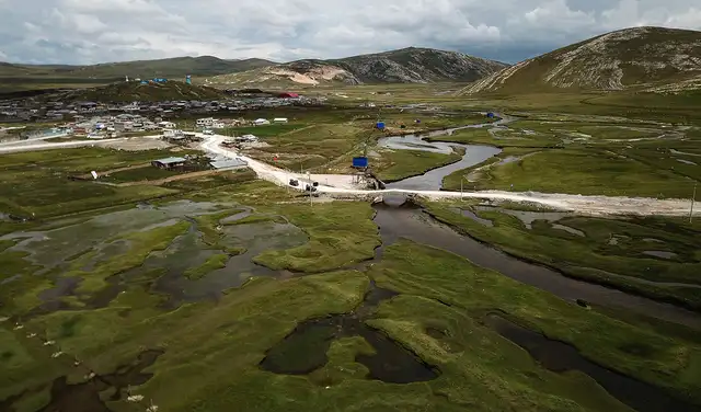 Bofedales y cursos de agua ubicados en el entorno de las operaciones mineras de Cerro de Pasco. Bofedales y cursos de agua ubicados en el entorno de las operaciones mineras de Cerro de Pasco.