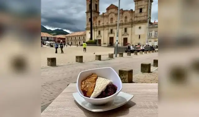 Este emblemático local colombiano ofrece sabores de la cocina colonial, con platos emblemáticos como tamales, ajiaco y chocolate con queso. Foto: Tripadvisor