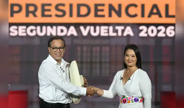 Roberto Sánchez y Keiko Fujimori luchan voto a voto la presidencia. Foto: AFP. Roberto Sánchez y Keiko Fujimori luchan voto a voto la presidencia. Foto: AFP.