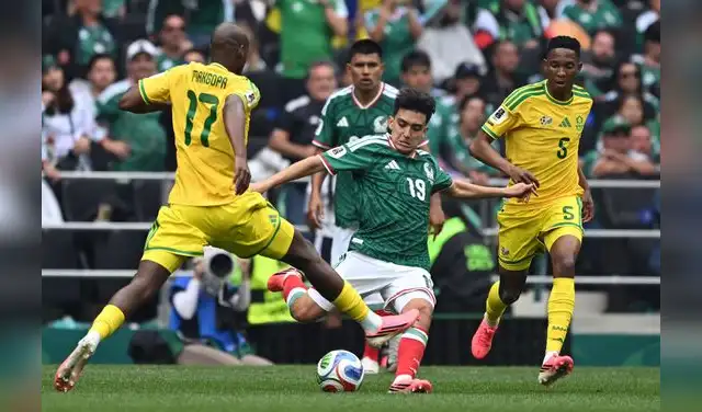Gilberto Mora debutó en el primer partido del Mundial 2026, donde México le ganó 2-0 a Sudáfrica. Foto: AFP