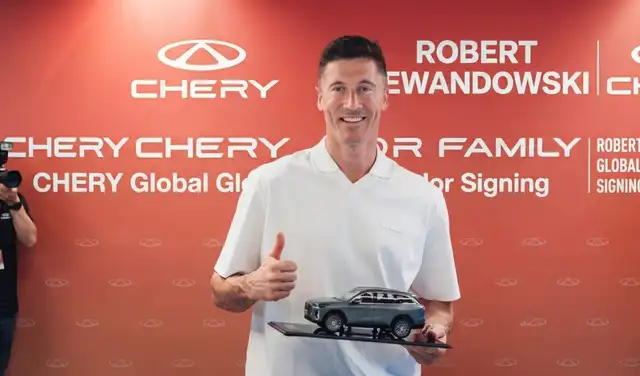 robert-lewandowski-chery
