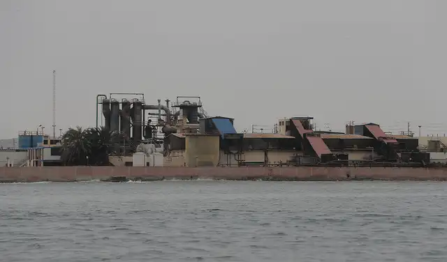 Planta de procesamiento pesquero de Austral Group en Paracas, una de las empresas vinculadas a la Sociedad Nacional de Pesquería. | Foto: Marco Cotrina / La República