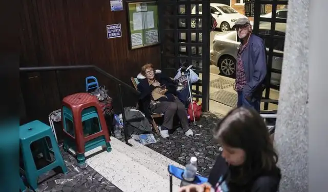 Decenas de personas tuvieron que dormir fuera de sus viviendas tras el fuerte terremoto en Venezuela