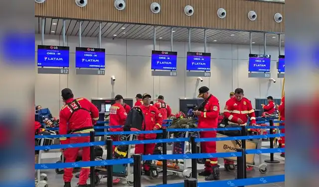 Bomberos en el aeropuerto Jorge Chávez