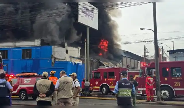 El incendio presenta un riesgo de propagación El incendio presenta un riesgo de propagación