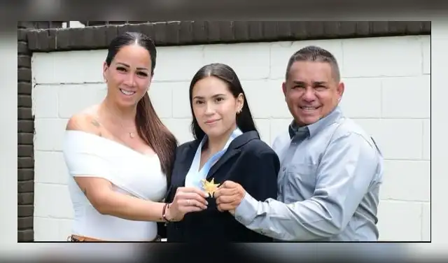 Gianella Marquina junto a su madre Melissa Klug y su padre Raúl Marquina. Foto: Instagram.  