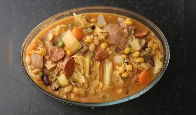 La cachupa es el emblema gastronómico de Cabo Verde. Foto: Boavista