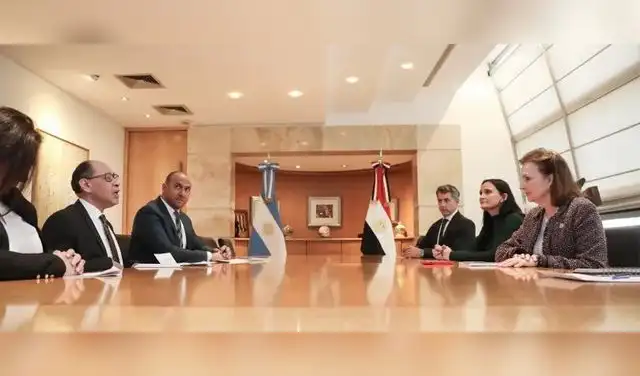 Argentina y Egipto mantienen una sólida alianza diplomática y atómica que no cambiará por el resultado de un partido de fútbol. Foto: Cancillería de Argentina