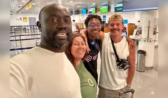 Rosana Monteiro, su esposo senegalés, su hijo menor y Caetano comparten una gran pasión familiar por el fútbol. Foto: La Nación