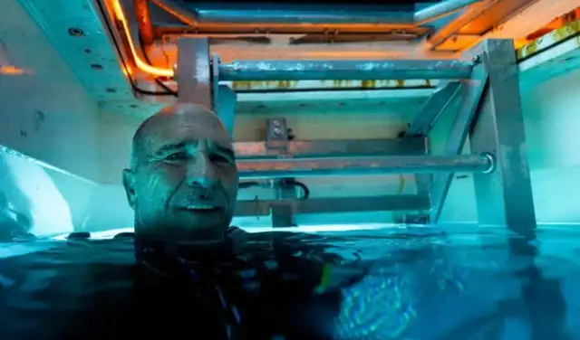 Los miembros de la tripulación pueden entrar y salir del buque a través de una escotilla. Foto: DEEP Los miembros de la tripulación pueden entrar y salir del buque a través de una escotilla. Foto: DEEP
