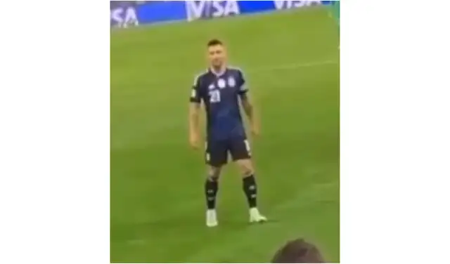 El dorsal 20 corresponde a Mac Allister, pero el jugador se asemeja a Messi. Foto: Instagram El dorsal 20 corresponde a Mac Allister, pero el jugador se asemeja a Messi. Foto: Instagram