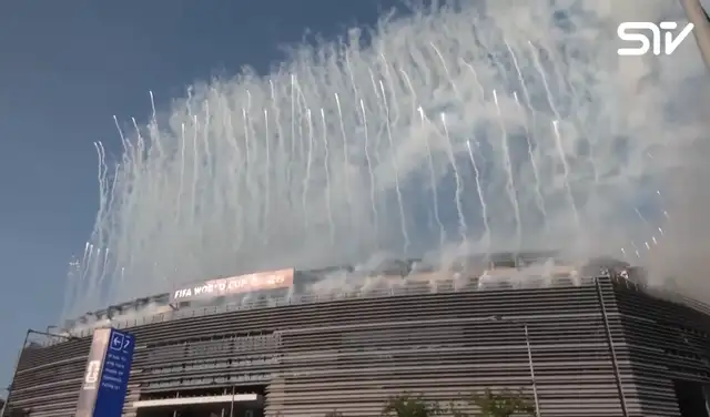 Las señales de televisión también evidenciaron que los fuegos artificiales eran de color blanco. Foto: Youtube