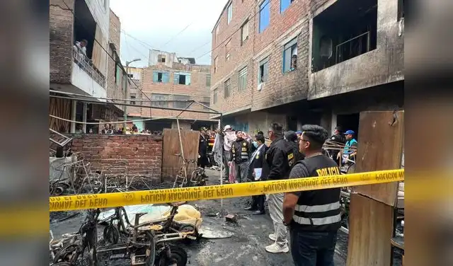 Fuego colateral. Las familias afectadas por el fuego se dedicaban a la confección de colchones, los extorsionados eran sus familiares. Foto: PNP  