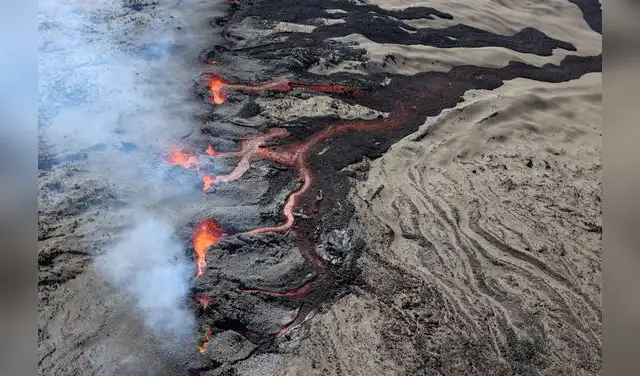 Magma que asciende desde el subsuelo antes de una erupción volcánica