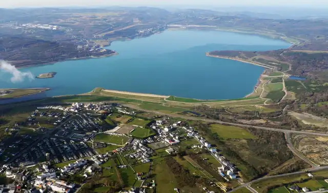 Vista aérea del lago As Pontes. Foto: Turismo As Pontes