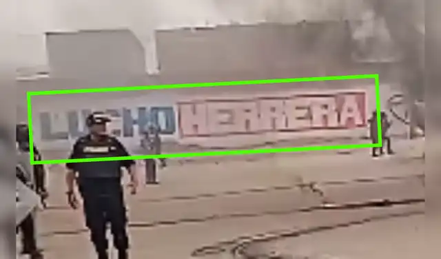 Mural con el nombre de un político de la zona. Foto: Facebook Mural con el nombre de un político de la zona. Foto: Facebook