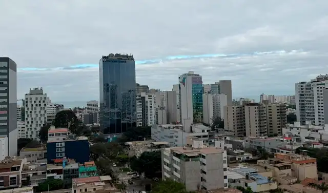 Cielo de Lima luce como el del Caribe