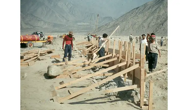 Construcción de las instalaciones en Jicamarca (1960). Foto: Instituto Geofísico del Perú Construcción de las instalaciones en Jicamarca (1960). Foto: Instituto Geofísico del Perú